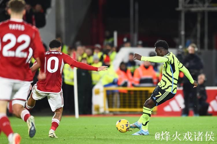 BBC：阿森纳中卫本-怀特腿筋受伤，初步预后缺席4-6周的时间