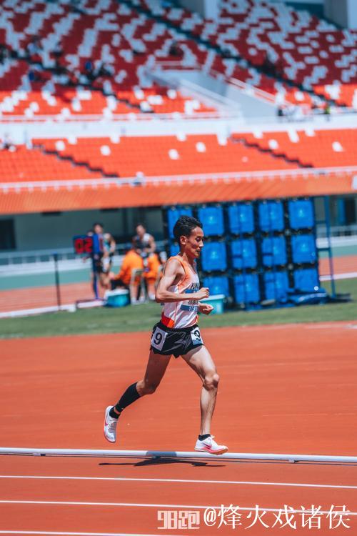 全运会男子5000米决赛：辽宁选手于水庆摘金