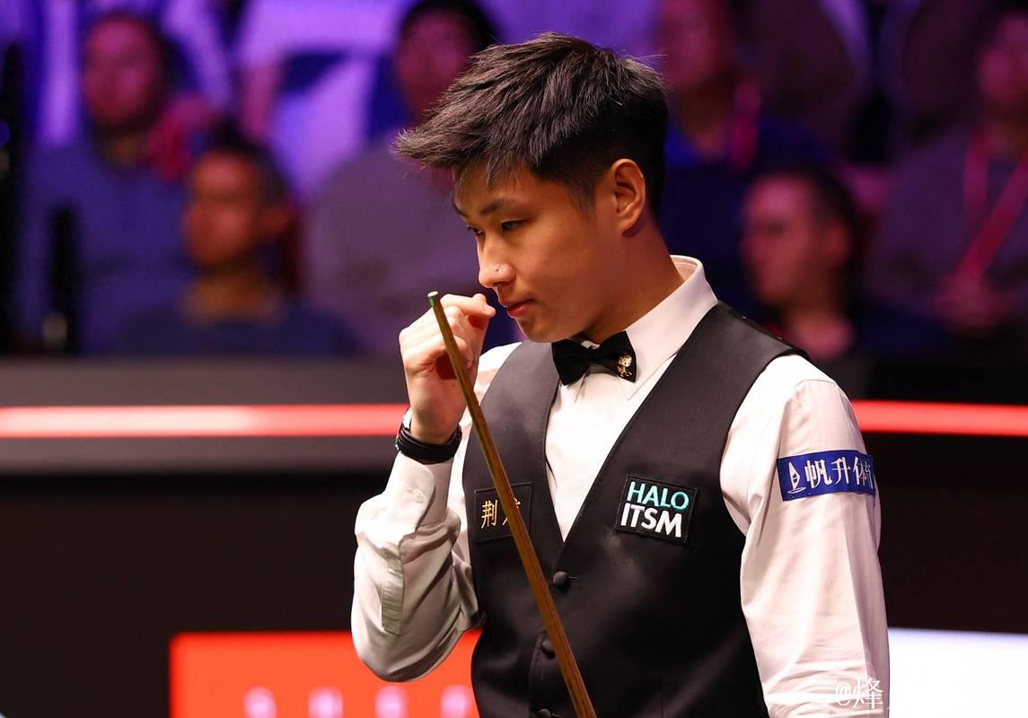 赵心童以4-1击败宾汉姆 成功挺进斯诺克英国公开赛32强 赵心童以4-1击败宾汉姆 成功挺进斯诺克英国公开赛32强